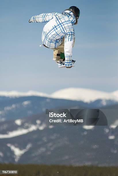 Salto De Snowboard - Fotografias de stock e mais imagens de Cano - Cano, Snowboard, Adolescente