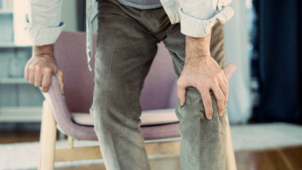 istock Old man with knee pain 1167318970
