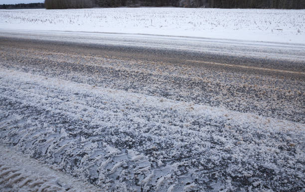 istock details of snow-covered road 1167325752