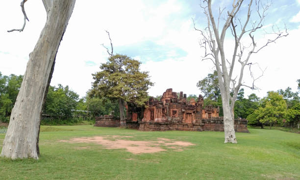 прасат пуэй ной - thailand buriram temple hinduism стоковые фото и изображения