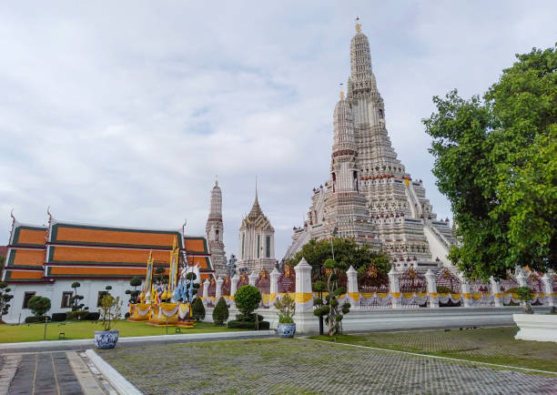 istock Wat Arun Ratchawararam Ratchawaramahawiha 1167375323