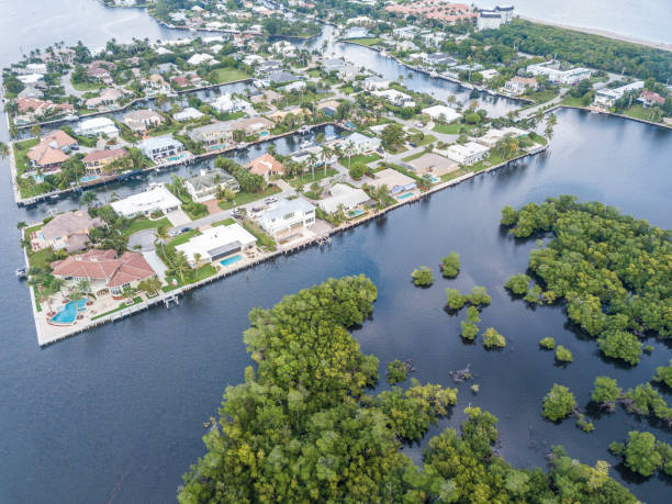 istock Flight over the Atlantic Coast of South Florida 1167378193