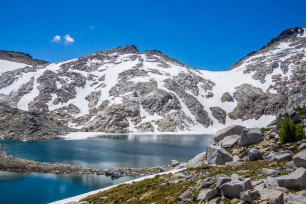 istock Lake in North Cascade Mountains 1167378333