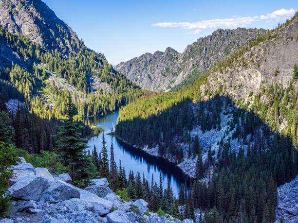istock Lake in North Cascade Mountains 1167398377