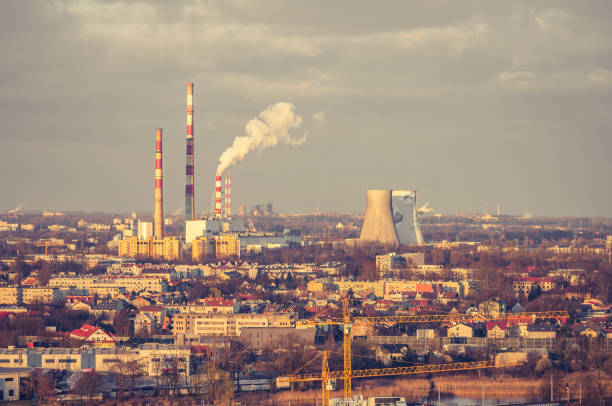 krajobraz przemysłowy, elektrownia w godzinach popołudniowych, kraków polska - c02 zdjęcia i obrazy z banku zdjęć