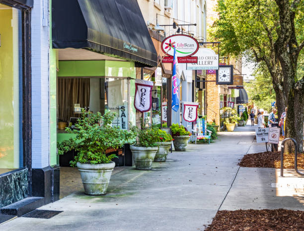 rua da baixa em shelby - shelby - fotografias e filmes do acervo