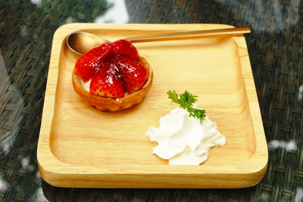 Small Cakes with fresh fruits