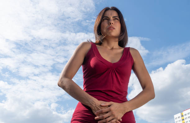 dolor menstrual - cramping fotografías e imágenes de stock