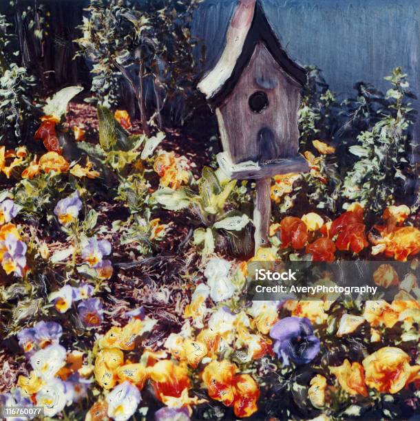 Casita De Pájaros Foto de stock y más banco de imágenes de Impresionismo - Impresionismo, Aire libre, Arbusto