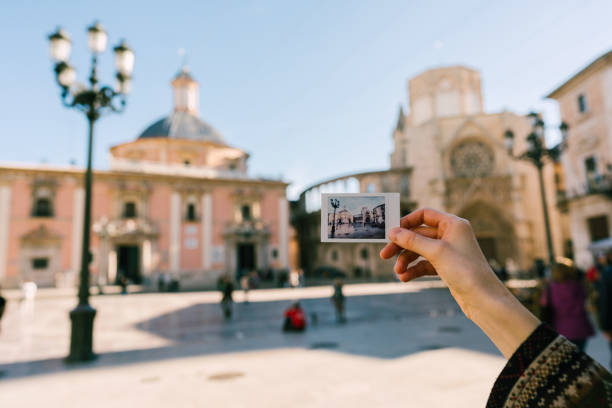 istock Plaza de la Virgen, Valencia 1167617758