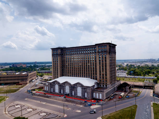 istock An Abandoned Old Central Train Station In Disrepair 1167625422