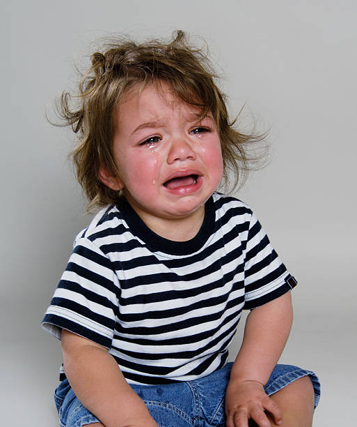 chorando bebê - tantrum toddler child crying - fotografias e filmes do acervo