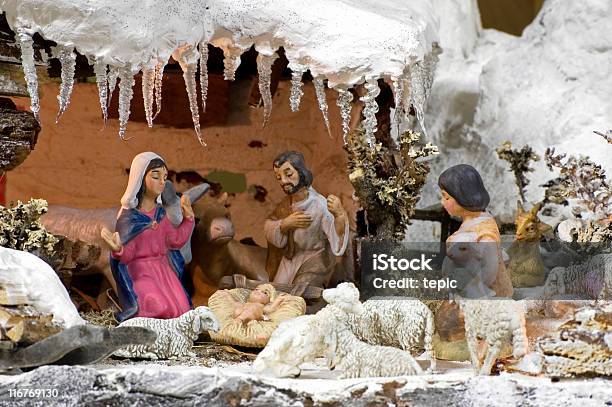 Snowy Szopka Bożonarodzeniowa - zdjęcia stockowe i więcej obrazów Kultura Bliskiego Wschodu - Kultura Bliskiego Wschodu, Szopka bożonarodzeniowa, Virgin Mary