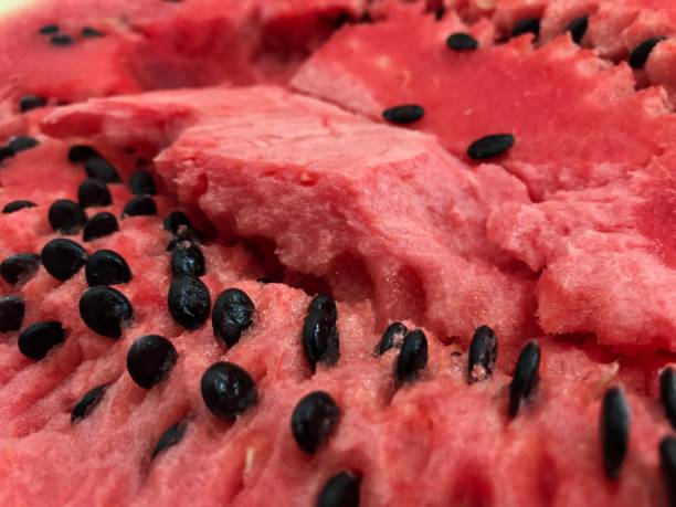 свежий красный арбуз - watermelon fruit healthy eating snack стоковые фото и изображения