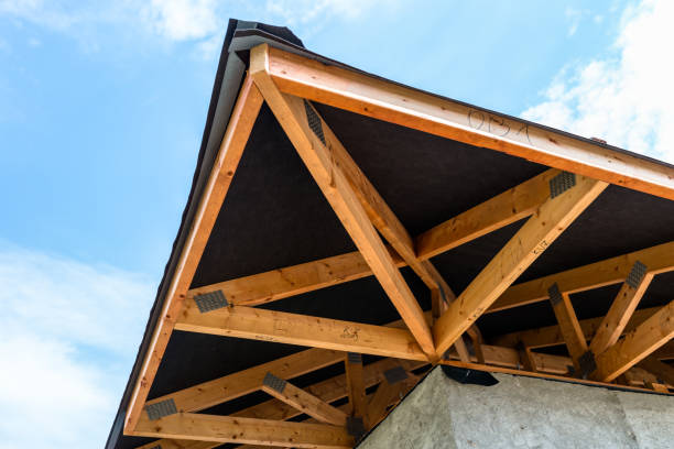istock Roof trusses covered with a membrane on a detached house under construction, visible roof elements, battens, counter battens, rafters. 1167805273