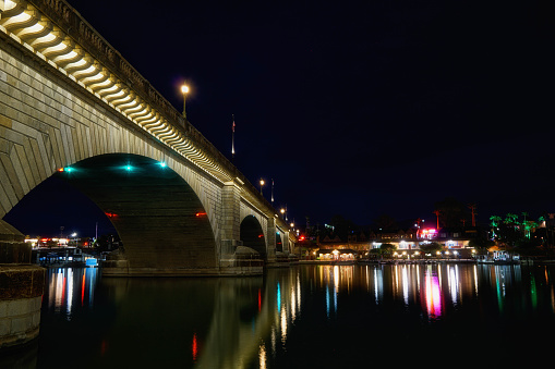 Night at the London Bridge.