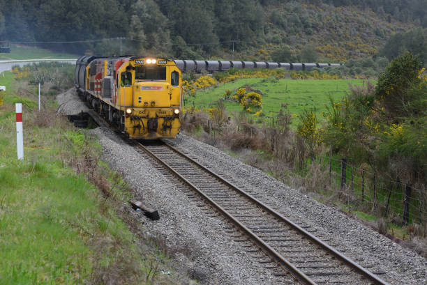 tren de carbón - train coal mining australia fotografías e imágenes de stock