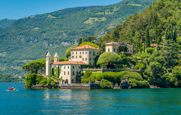 villa del balbianello, famosa villa nel comune di lenno, affacciata sul lago di como. lombardia, italia. luglio-18-2018 - lenno foto e immagini stock