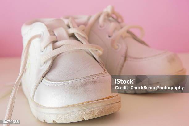 Zapatos De Bebé Niña Niño Calzado Foto de stock y más banco de imágenes de Calzado - Calzado, Suela de zapato, Viejo