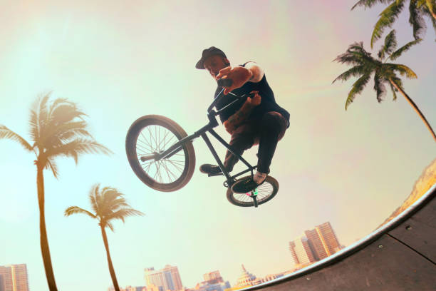 bmxライダー - bmx cycling bicycle street jumping ストックフォトと画像