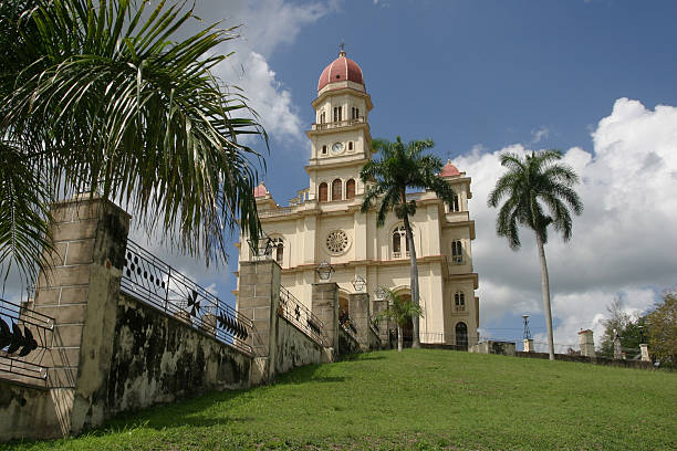 cathédrale el cobre, cuba - santiago de cuba photos et images de collection