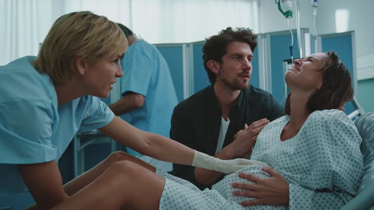 2,600+ Pregnant Women Giving Birth Stock Videos and Royalty-Free
