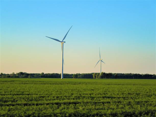 미시간 주 셰퍼드의 풍력 터빈 - landscape alternative energy scenics farm 뉴스 사진 이미지