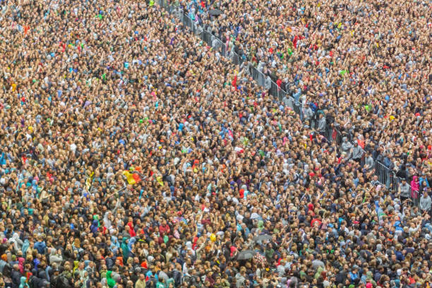 gran grupo de personas vista superior - explosión demográfica fotografías e imágenes de stock