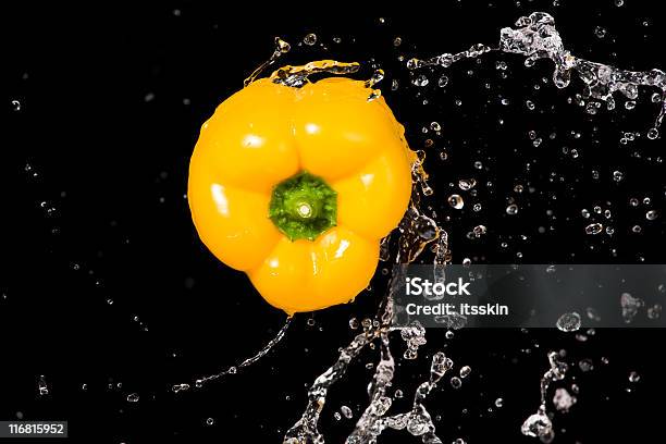 Pimenta Amarelo - Fotografias de stock e mais imagens de Alimentação Saudável - Alimentação Saudável, Bebida, Bolha - Estrutura Física