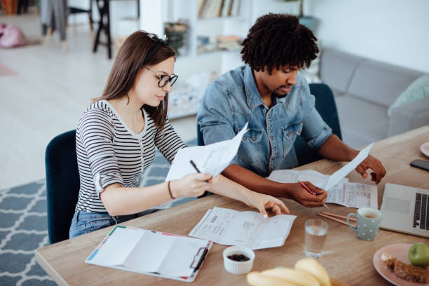 istock Managing a family budget 1168166604