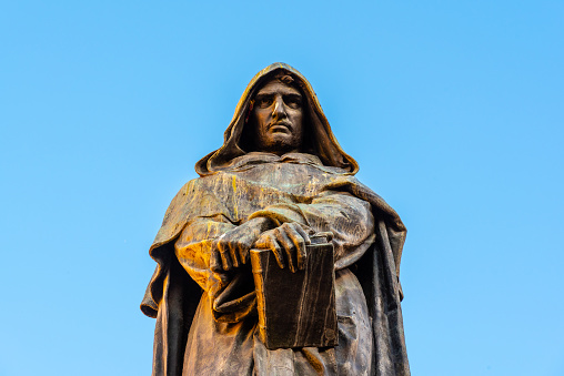 Estatua de Giordano Bruno en Campo de Fiori, Roma, Italia photo