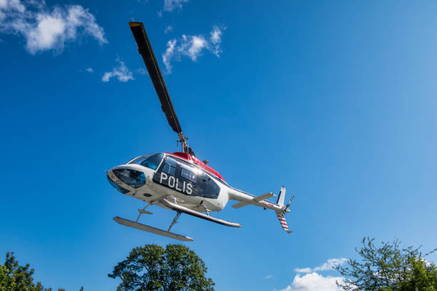 elicottero della polizia - police helicopter foto e immagini stock