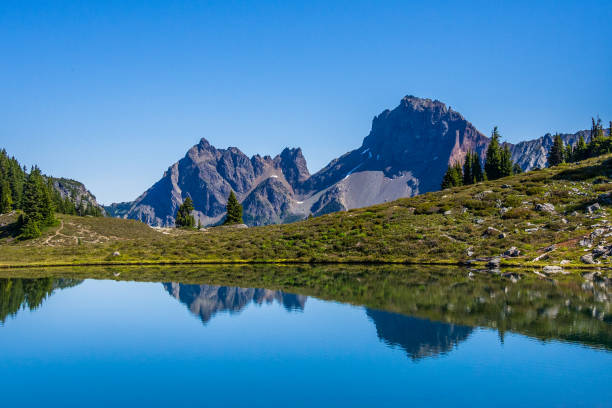 istock View of North Cascade Mountains 1168239464
