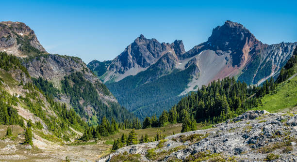 istock View of North Cascade Mountains 1168239472