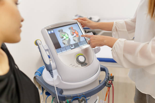 istock Demonstrating on display how ultrasound treatment works on joints 1168340003