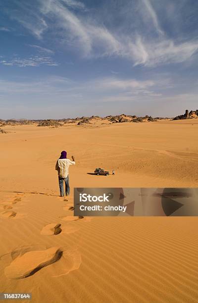 Песок Шагиакакус Ливия Сахары — стоковые фотографии и другие картинки Ливия - Ливия, Автомобиль класса SUV, Африка