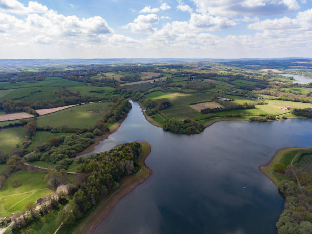 embalse de agua de bewl por drone - horizon over water environment vacations nature fotografías e imágenes de stock