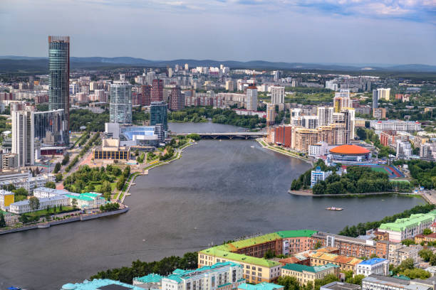 vy över jekaterinburg, sverdlovsk region, ural, ryssland - sverdlovsk oblast bildbanksfoton och bilder