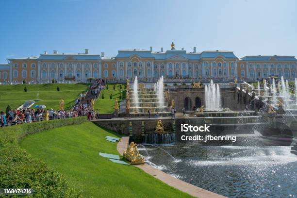 Die Sommerpalastbrunnen Stockfoto und mehr Bilder von Antiquität - Antiquität, Architektur, Dekoration