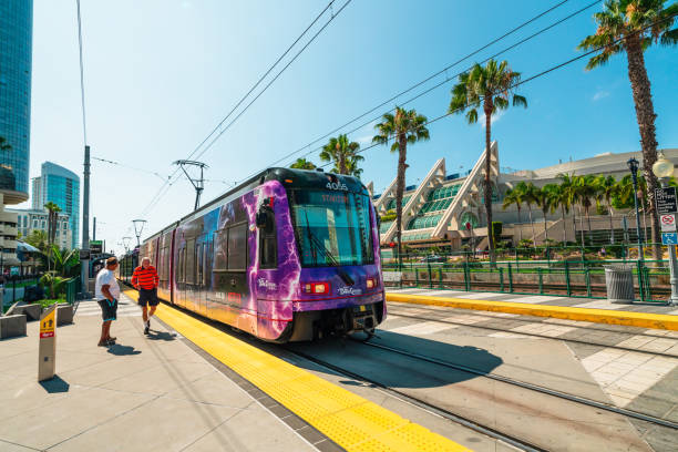 コンベンションセンター駅、サンディエゴトロリー。マリーナ地区, ダウンタウン - san diego trolley ストックフォトと画像