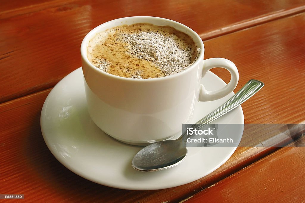 카푸치노 컵 금속 숟가락을 - 로열티 프리 갈색 스톡 사진