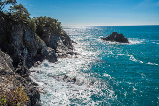 モンテロッソ、チンクエテッレ、イタリアの夏の景色 - cinqueterre ストックフォトと画像