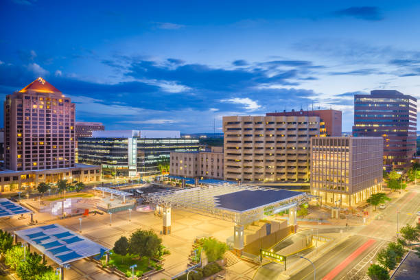 albuquerque, new mexico, arquitectura da cidade dos eua - albuquerque new mexico skyline building exterior - fotografias e filmes do acervo