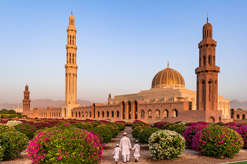 The Sultan Qaboos Grand Mosque (Arabic: جَامِع ٱلسُّلْطَان قَابُوْس ٱلْأَكْبَر‎, romanized: Jāmiʿ As-Sulṭān Qābūs Al-Akbar) is the main mosque in the Sultanate of Oman, located in the capital city of Muscat.