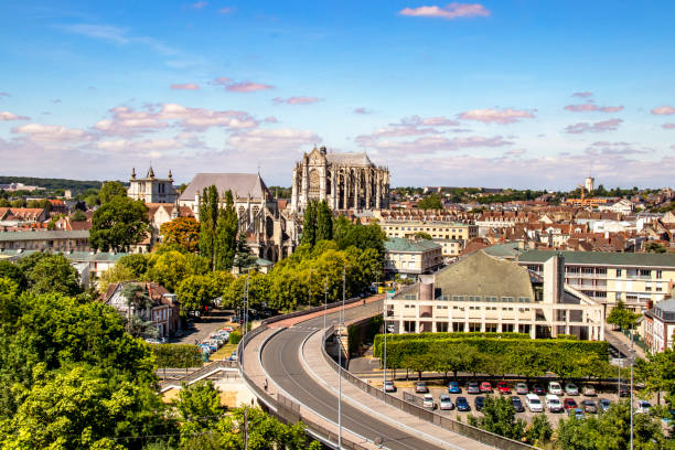 beauvais. panorama of the city centre. oise picardie hauts-de-france - beauvais imagens e fotografias de stock