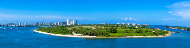 istock Palm Beach Bay or Port, Florida, USA 1168579630