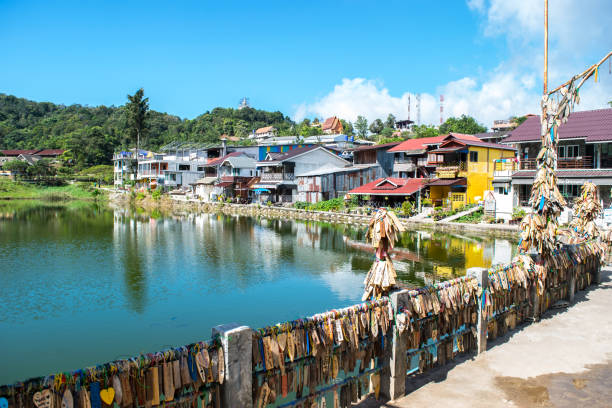 e-thong 마을, 필록, 통 파 품 국립 공원, 칸차나부리 지방, 태국. - asia kanchanaburi province lake nature 뉴스 사진 이미지