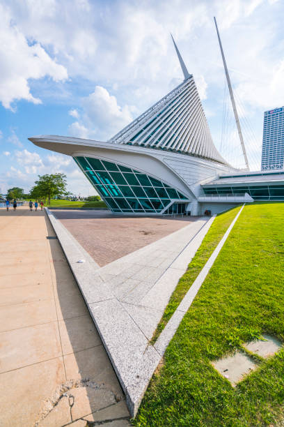 milwaukee art museum,milwaukee,wi,usa, 8-9-17: milwaukee art museum with blue sky background.