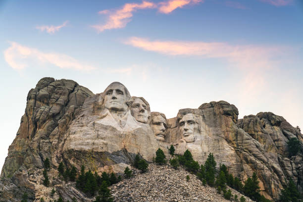 mount Rushmore natonal memorial  at sunset. mount Rushmore natonal memorial  at sunset. mt rushmore national monument stock pictures, royalty-free photos & images