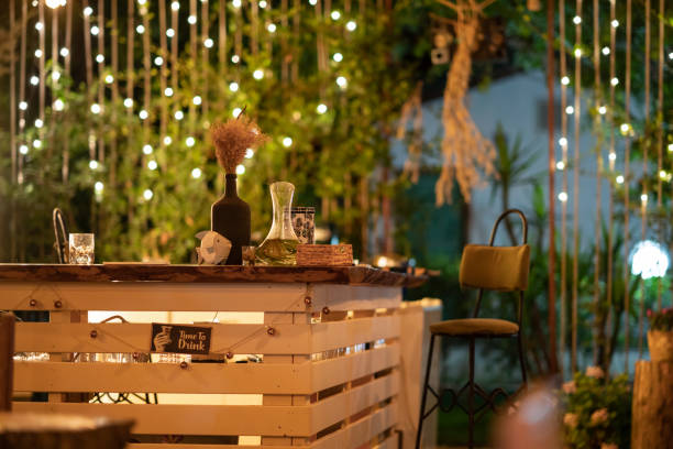 Image of a bar at night